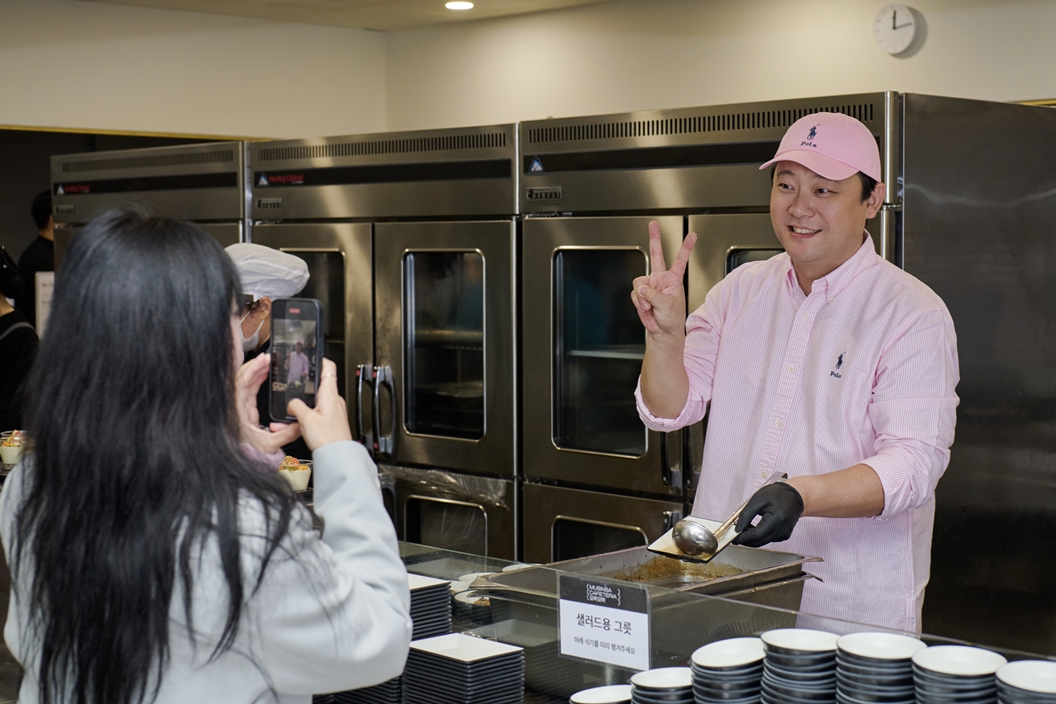'백수저' 장호준 셰프, 무신사 사내식당 조리사 변신?! 1841-Image
